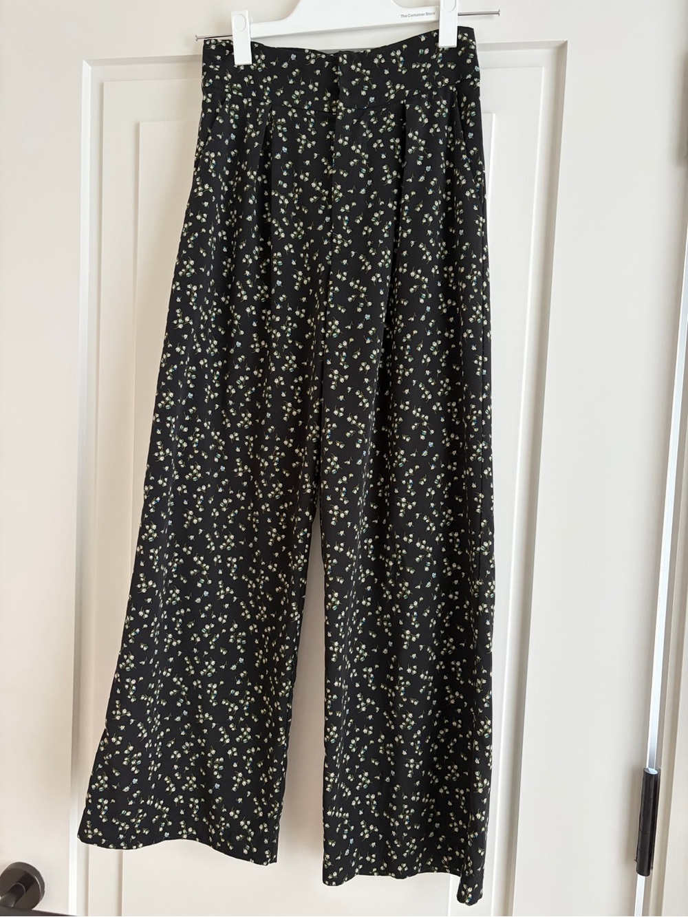 love, whit by Whitney Port- Black Wide-Leg  Pants with Petite FLORAL  Print